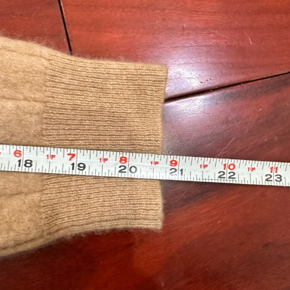 100% Cashmere Tan Cable Winter/Fall Sweater - Picture 3 of 7